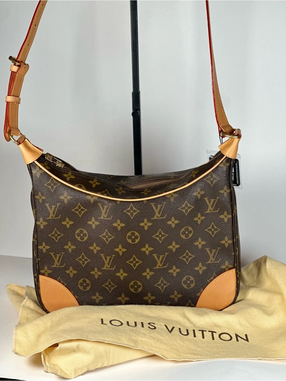 Authentic Louis Vuitton Bologne Monogram Canvas Shoulder Bag